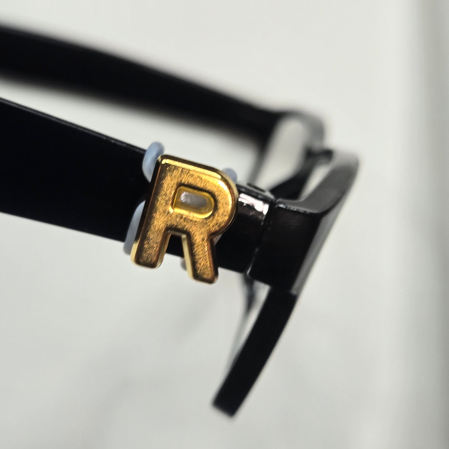 R Initial Gold EyeDeco