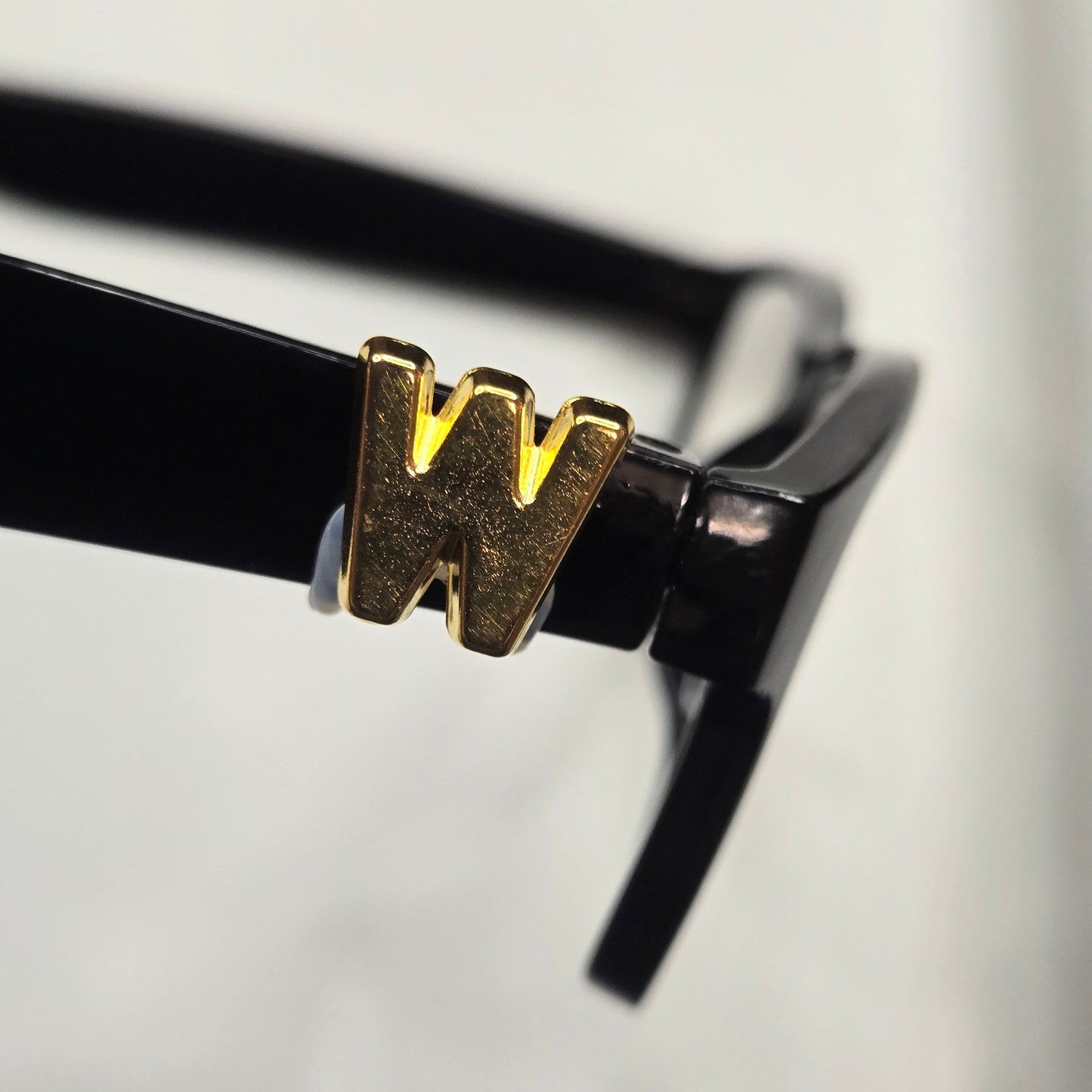 W Initial Gold EyeDeco